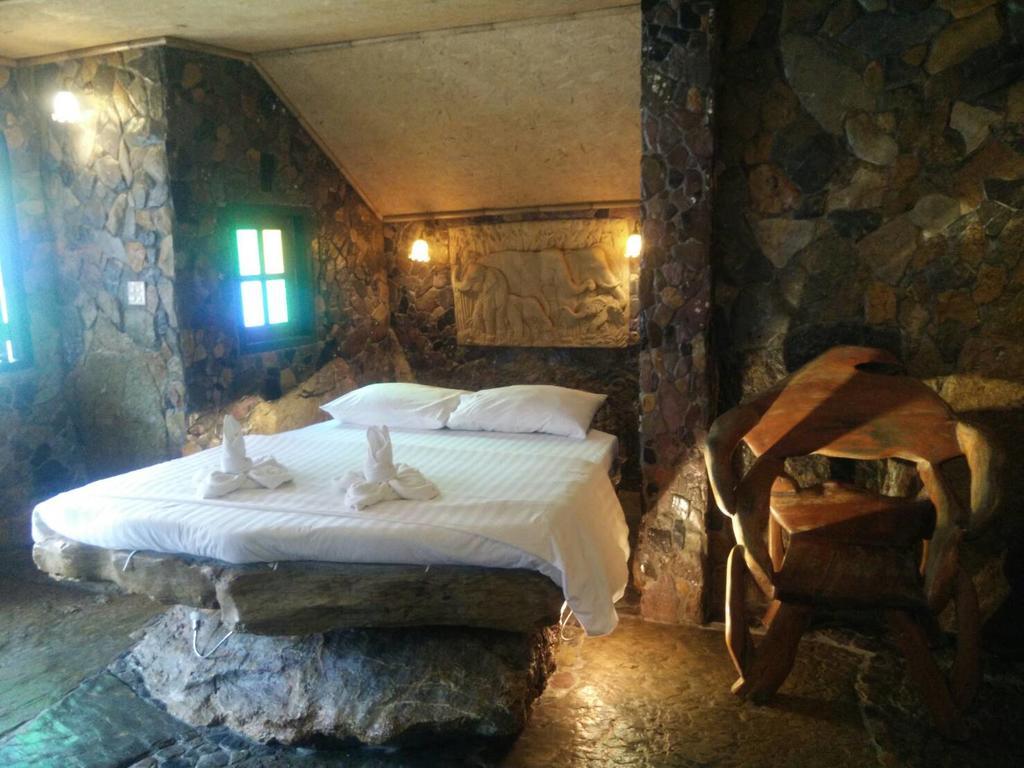 Needa Rock Resort Khanom Bagian luar foto