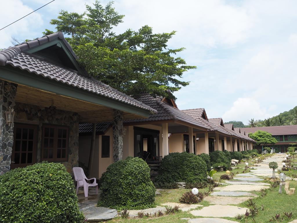 Needa Rock Resort Khanom Bagian luar foto